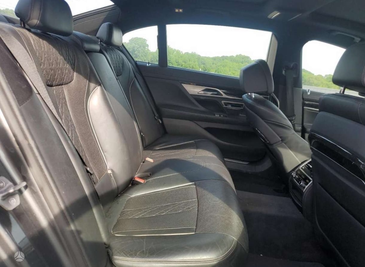 BMW 750LI