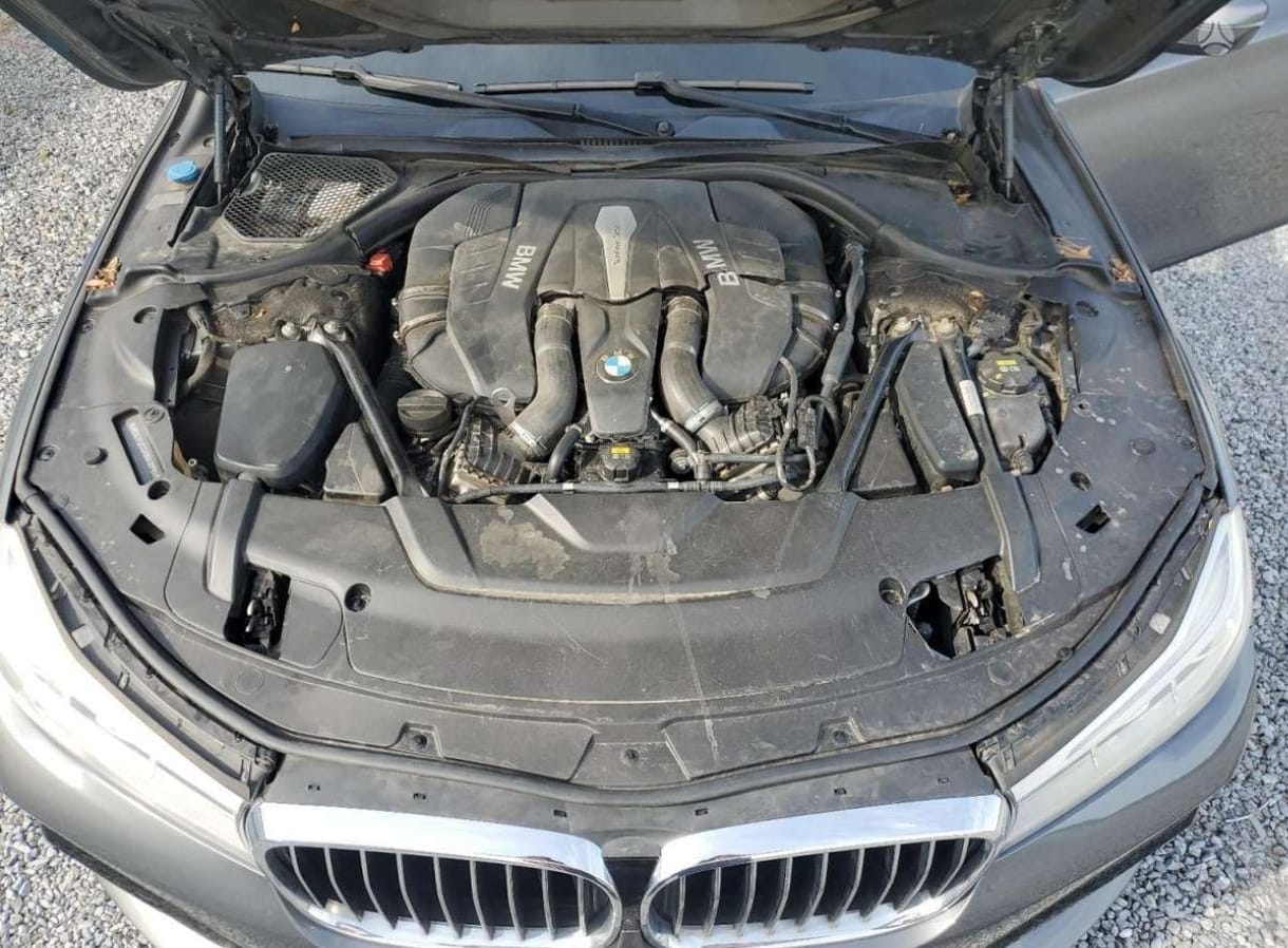BMW 750LI