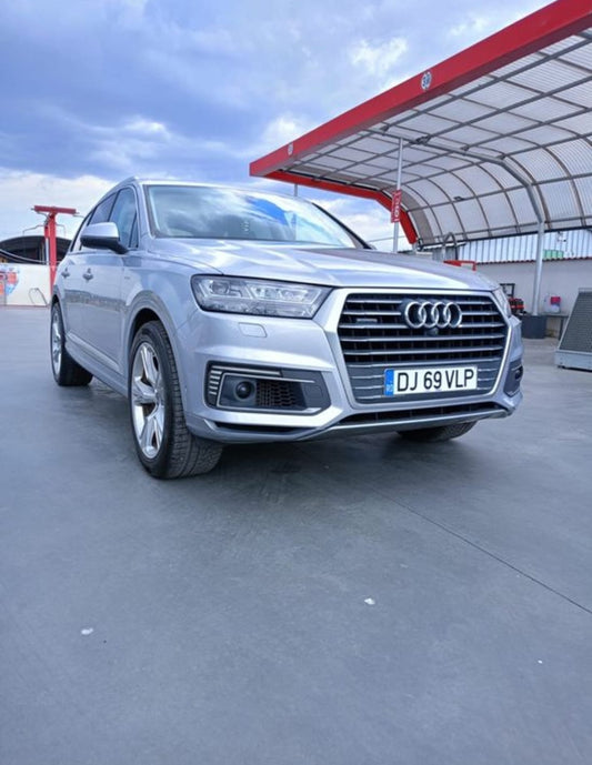AUDI Q7 E-TRON