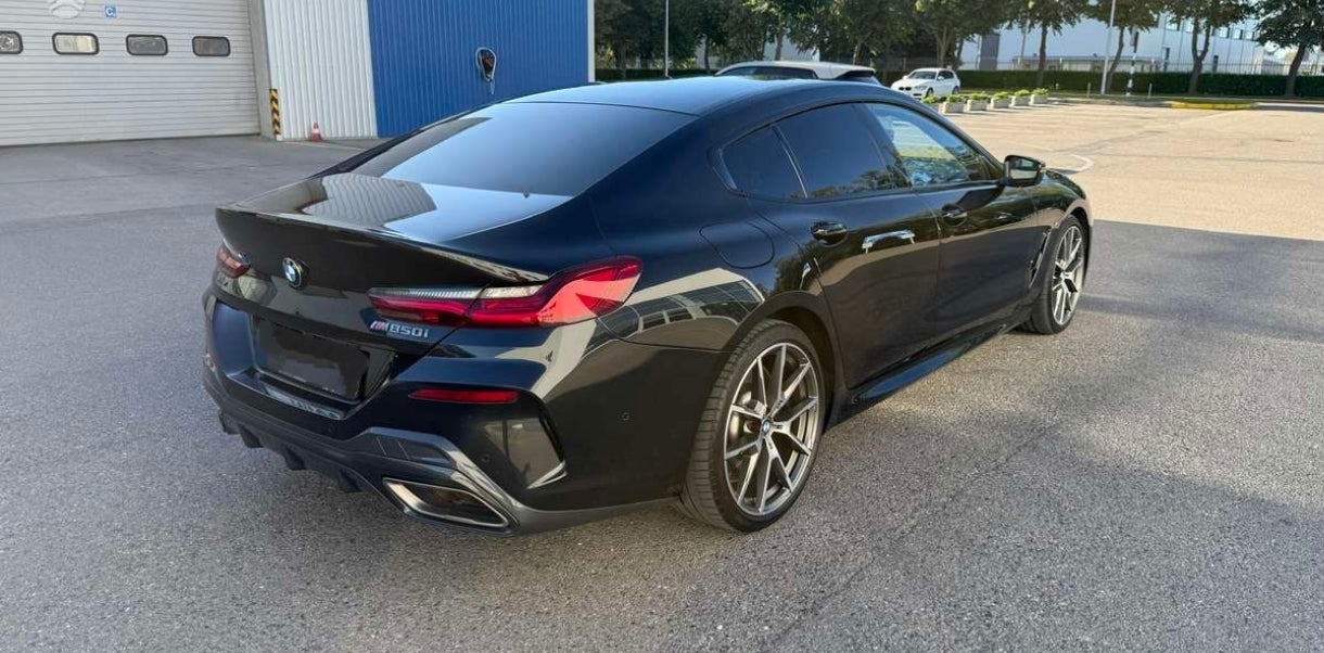 BMW M850i