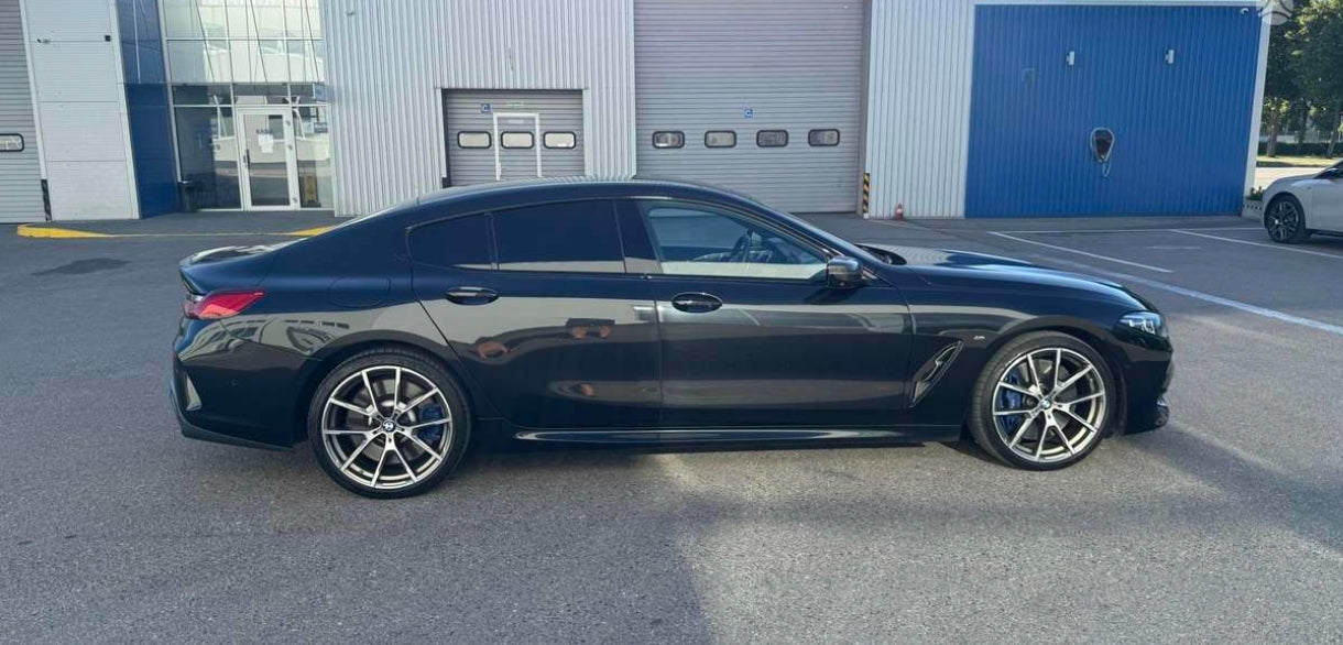 BMW M850i