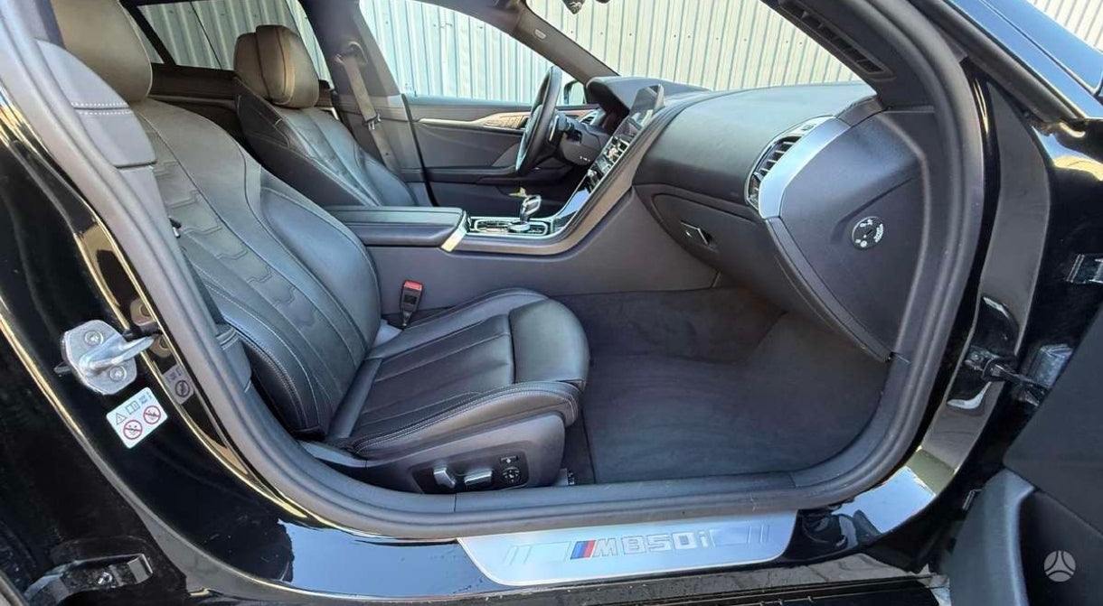 BMW M850i
